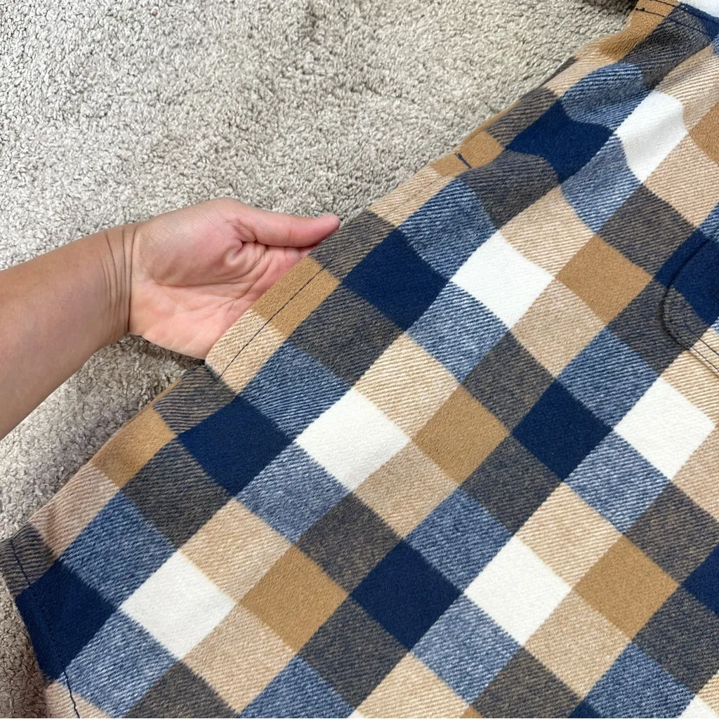 Old Navy  Women’s Wool Blend Plaid Soft-Brushed Utility Shacket in Muticolor XL - Image 9