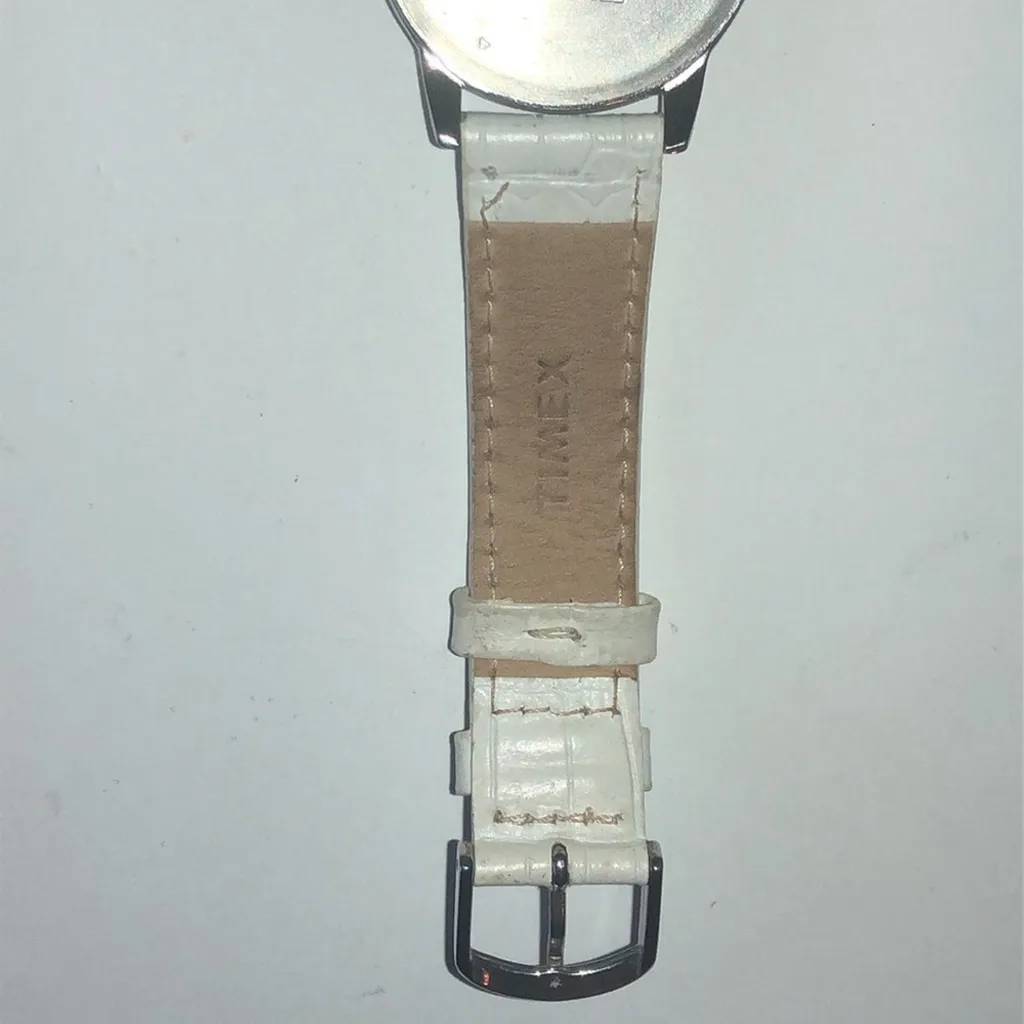 Timex White Indiglo WR 30M Genuine Leather Classic Watch Wristwatch NEW BATTERY - Image 6