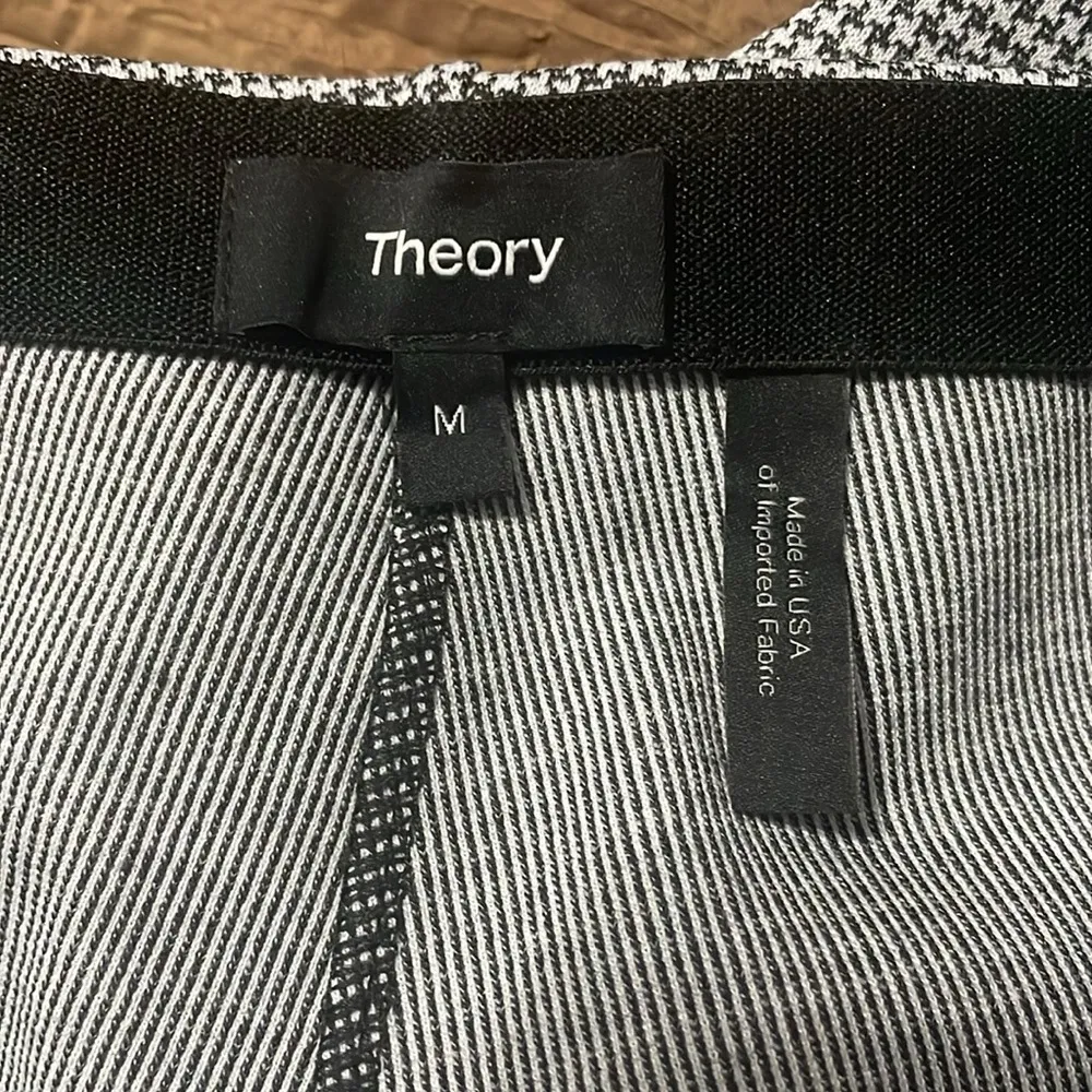 💙 Theory Houndstooth Cropped Kick Pull On Pant - Image 4