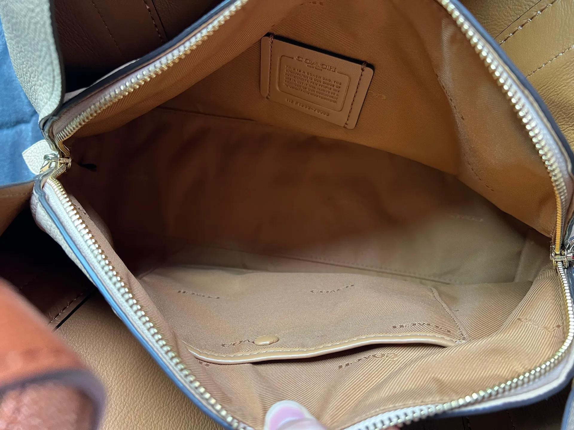 Coach Hadley Hobo - Image 4