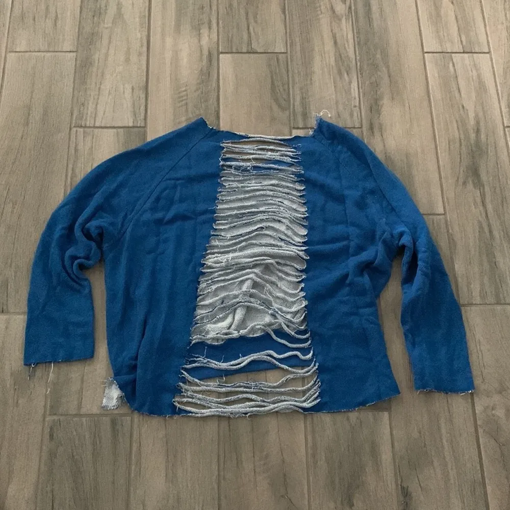 Ripped back sweater shirt Size L - Image 6