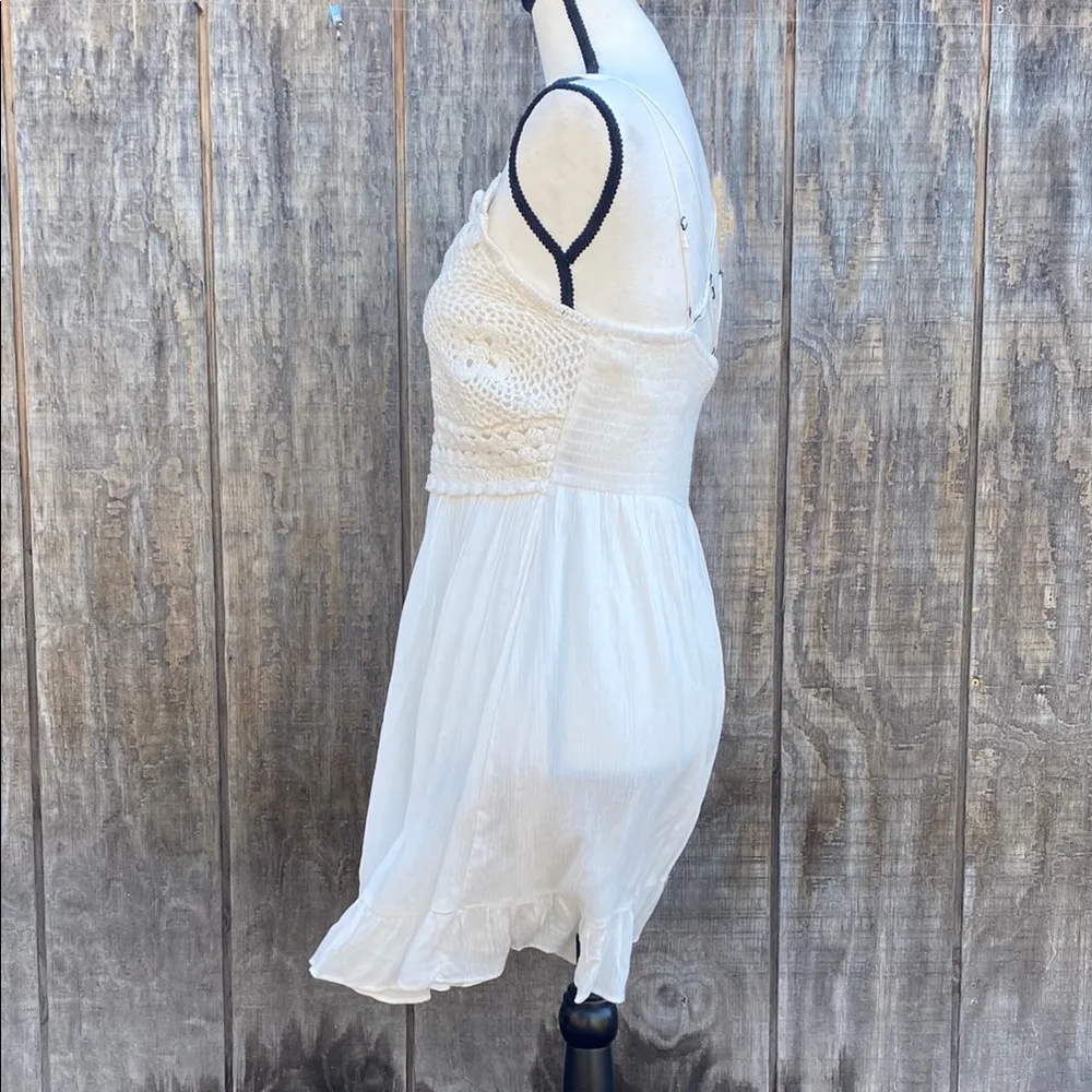 New  White Crochet Ruffled Smocked Mini Sundress Sz M Criss Cross Bk - Image 5