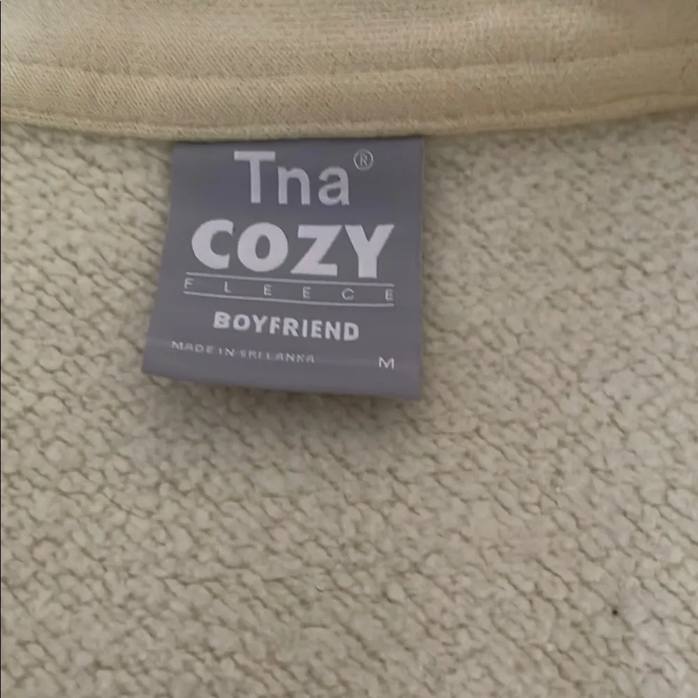 Aritzia Cream Casual Jacket with Relaxed Fit - Image 2