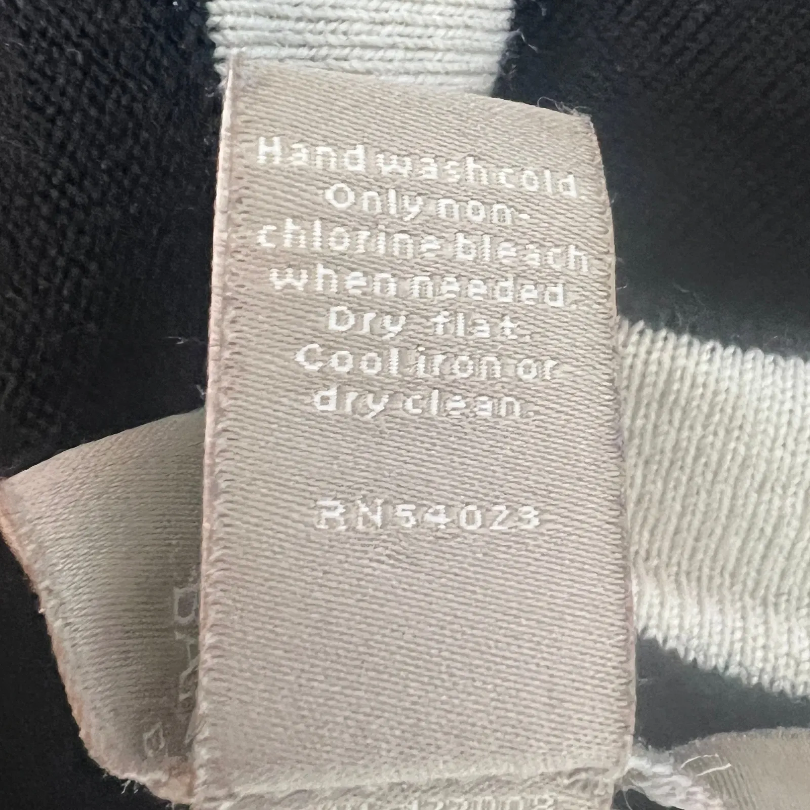 Banana Republic Merino Extra Fine Wool Blend Black Pullover Knit Sweater Small - Image 5