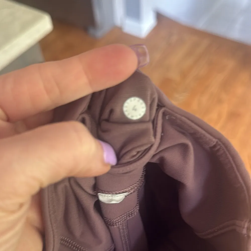 Lululemon wonder under 28 inch leggings - Image 4