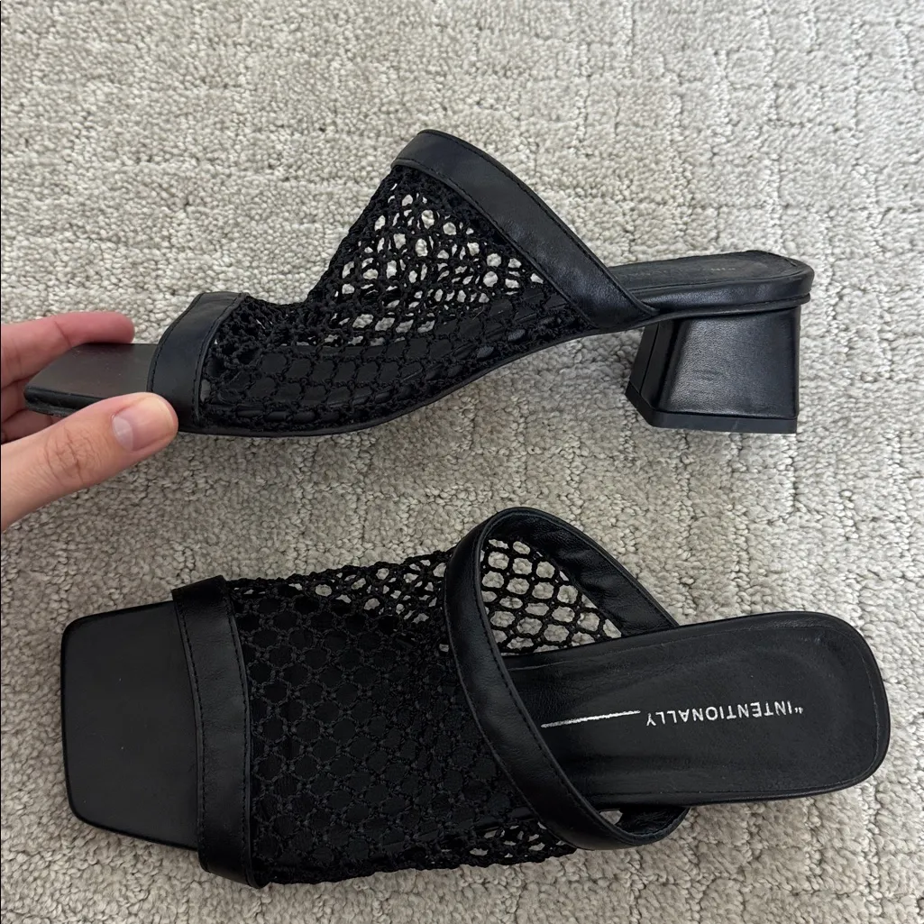 Intentionally Blank Jan Block Heel Mesh Sandals Black Size 38 Like New - Image 5