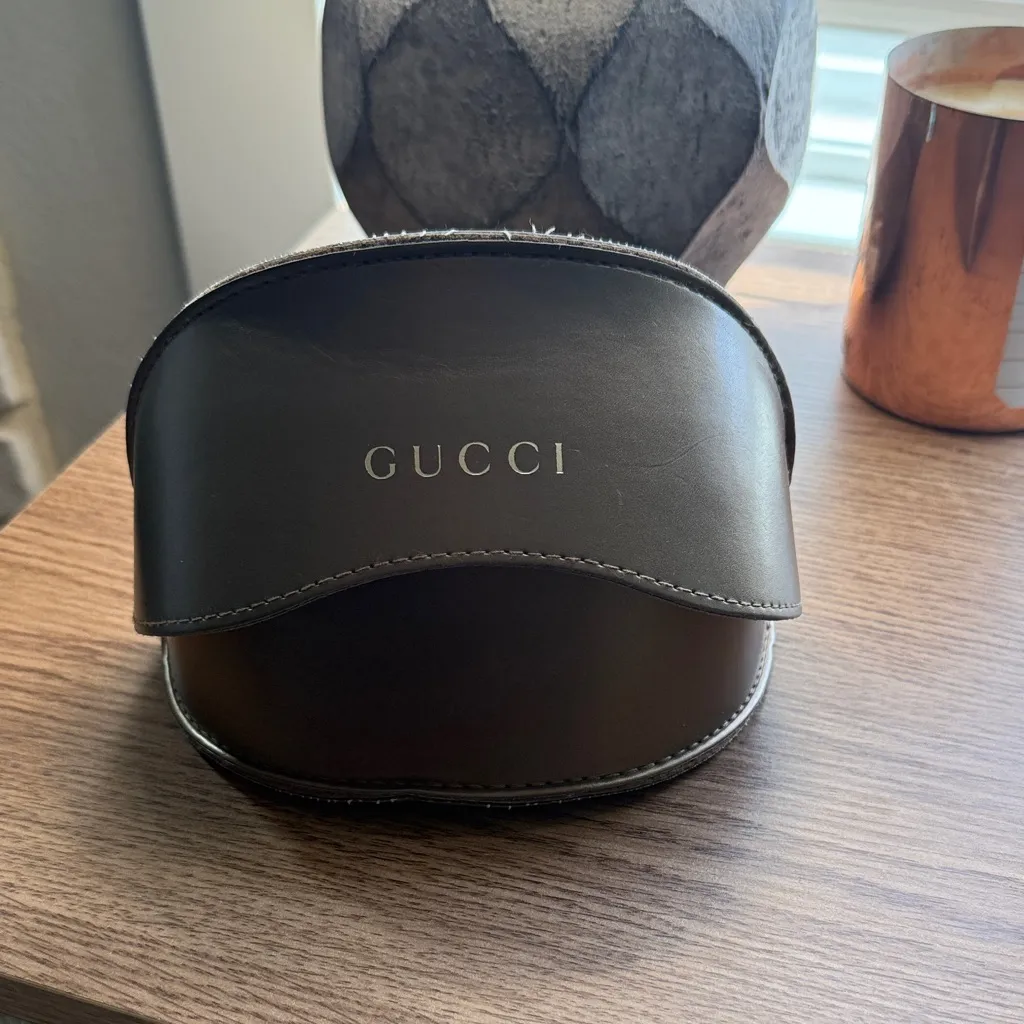 Gucci Vintage Brown Leather Sunglasses Hard Pouch with Lens Cloth - Image 2