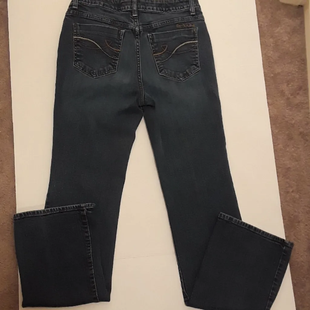 Dkny Jeans Dark Blue Wash Mid-Rise Soho Boot Cut Long Denim Pants A32 - Image 7