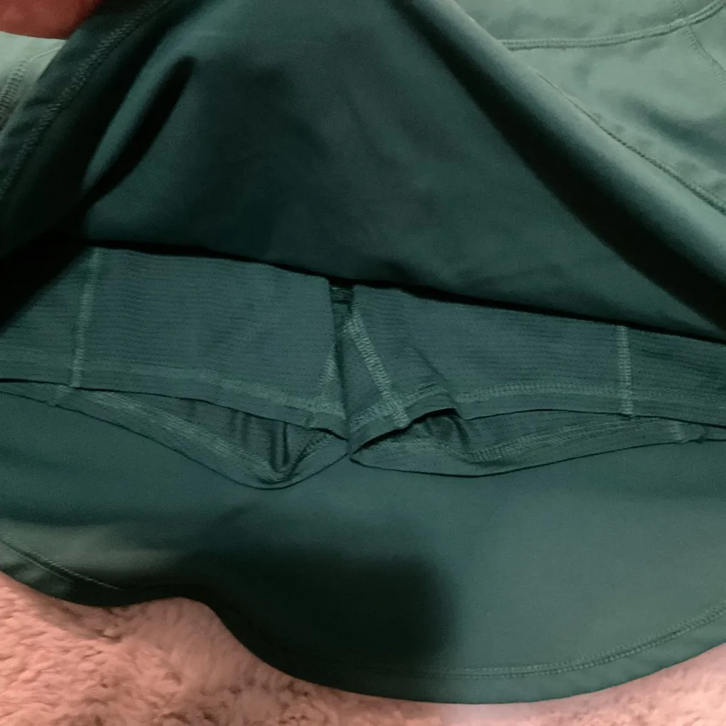 DSG Skort Size XS Green Run Walk‎ Hike Pickleball Perf Round Hem Shorts Skirt - Image 3
