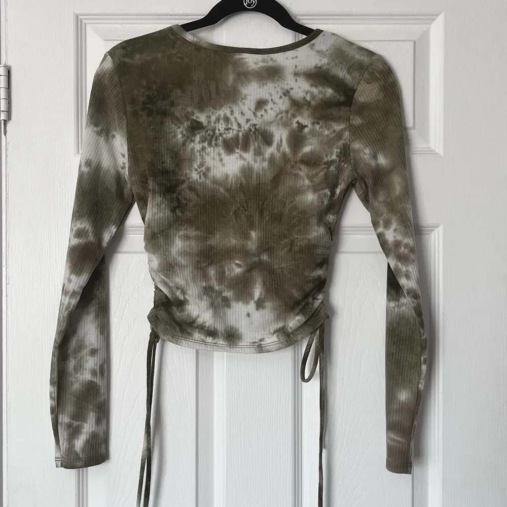 Chocolate USA Side-Ruched Tie-Dye Top - Size M - Image 4