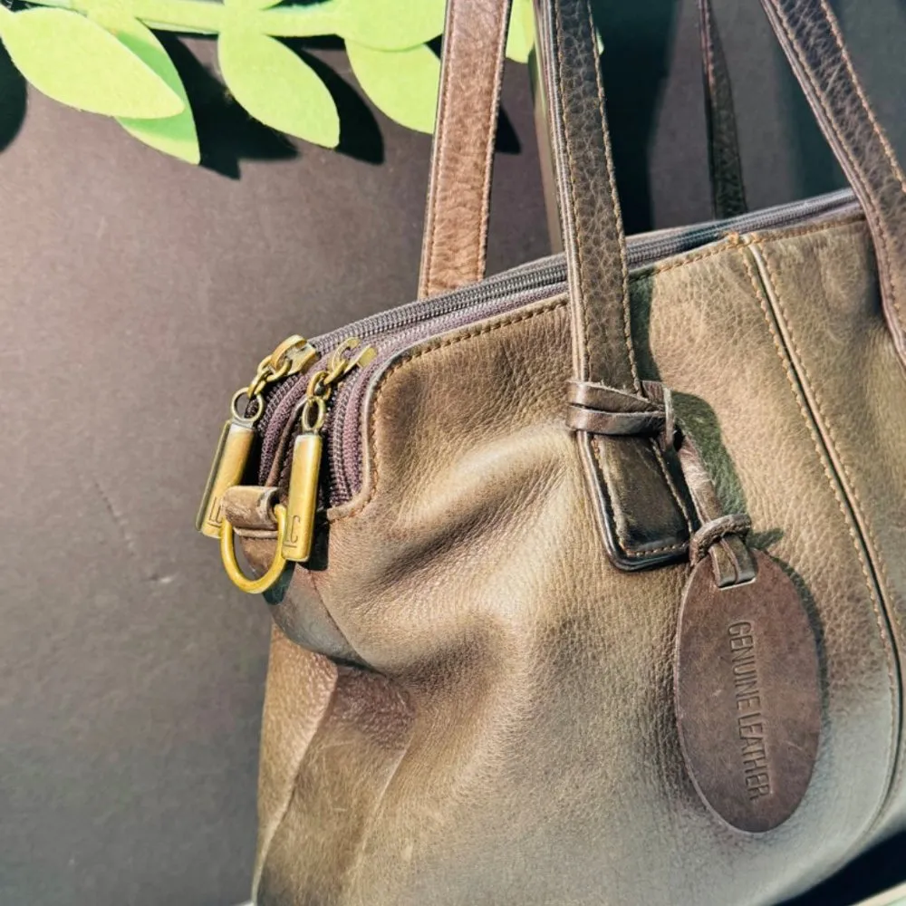 Vintage Liz Claiborne  Brown  Leather Purse Hand Bag - Image 3