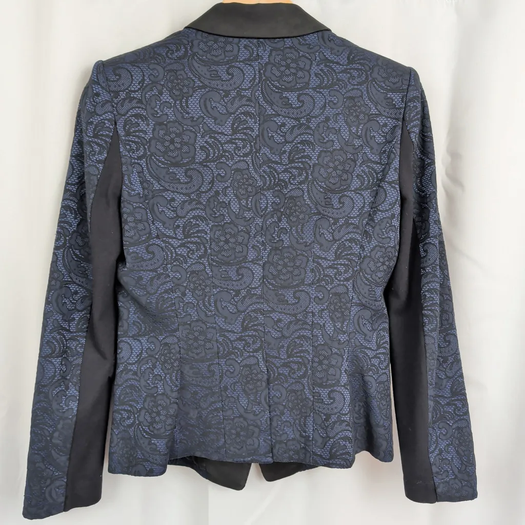 Ladies' BCBG maxazria Philipe Lace Floral Overlay Blue Blazer Medium - Image 7