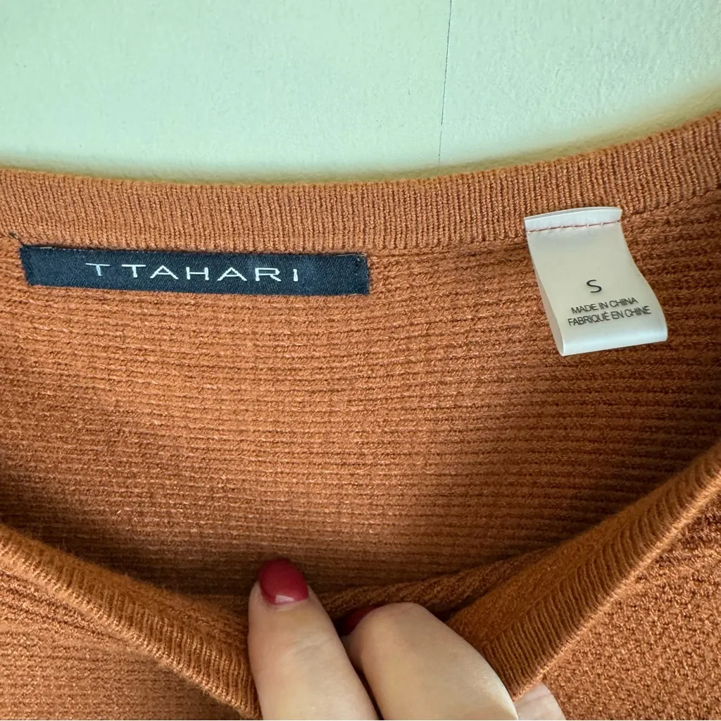 T Tahari Dolman Sleeve Sweater in Wild Copper Honey Size Small - Image 4