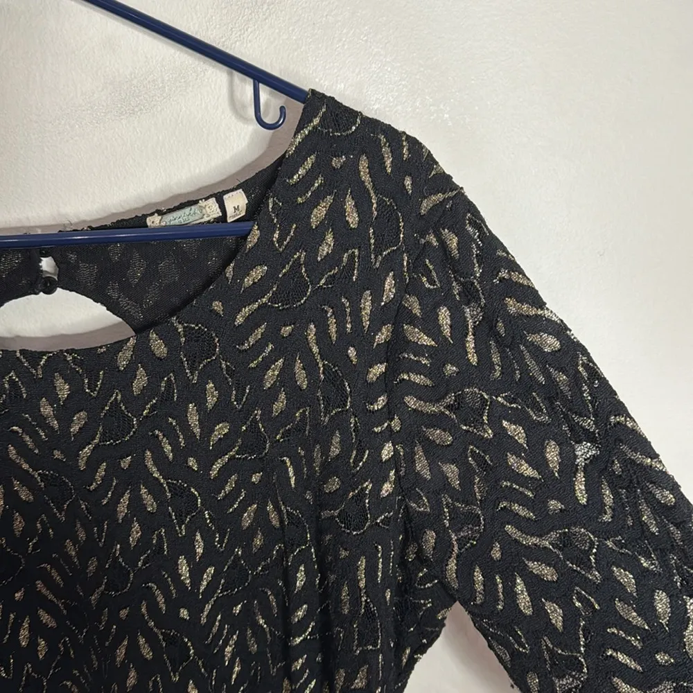 Gimmicks by BKE cutout detail metallized high low hem top size M - Image 5