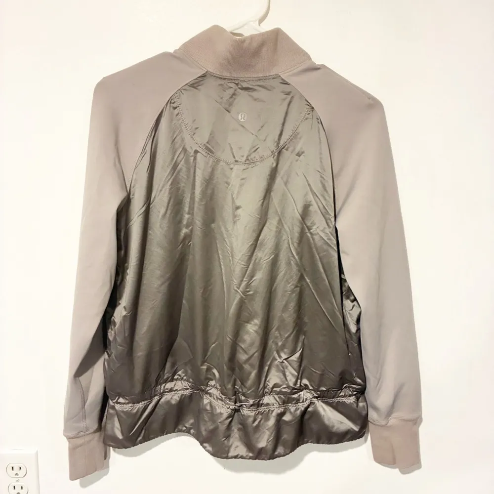 Lululemon Women's Swept Along  Athletic Jacket Dark Chrome Gray Full Zip Size XS - Image 6