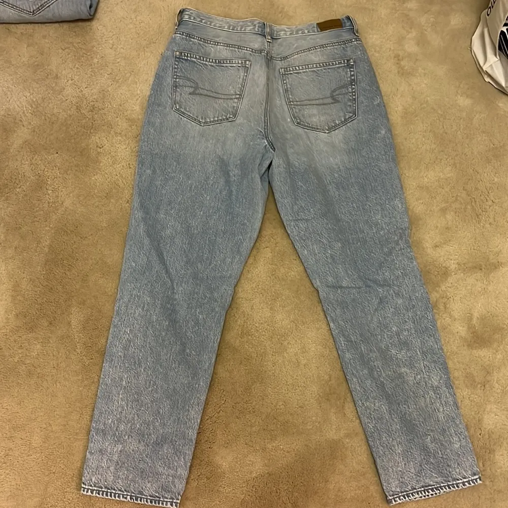 American Eagle mom jeans - Image 7