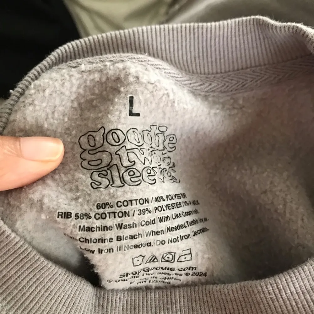 Gray Ibiza Graphic Sweatshirt Size L - Image 4