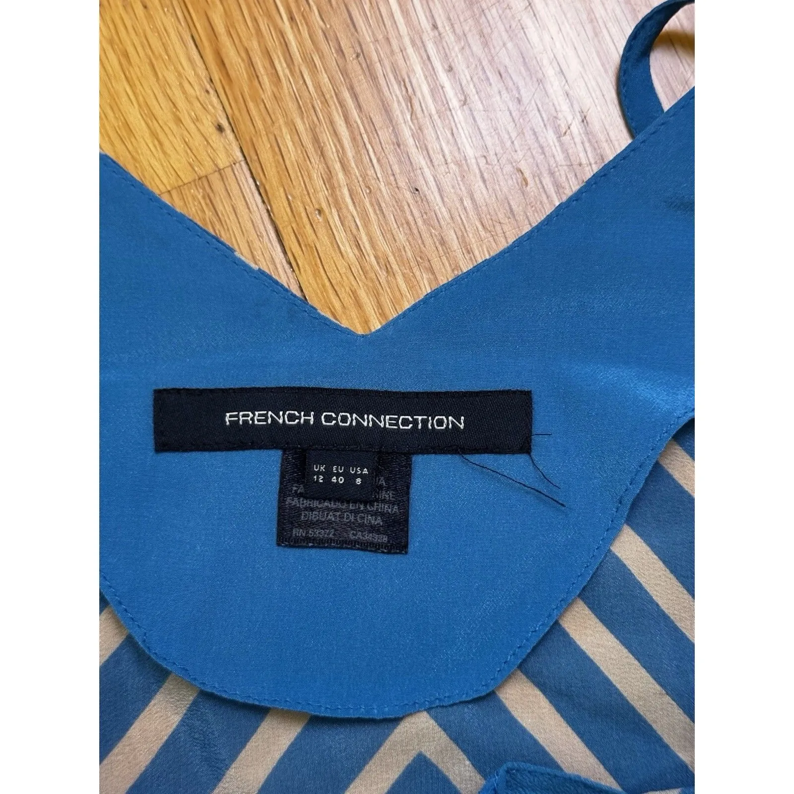 French Connection Silk Chevron V-neck Spaghetti Tank Top Coastal Resort Sz 8 - Image 5