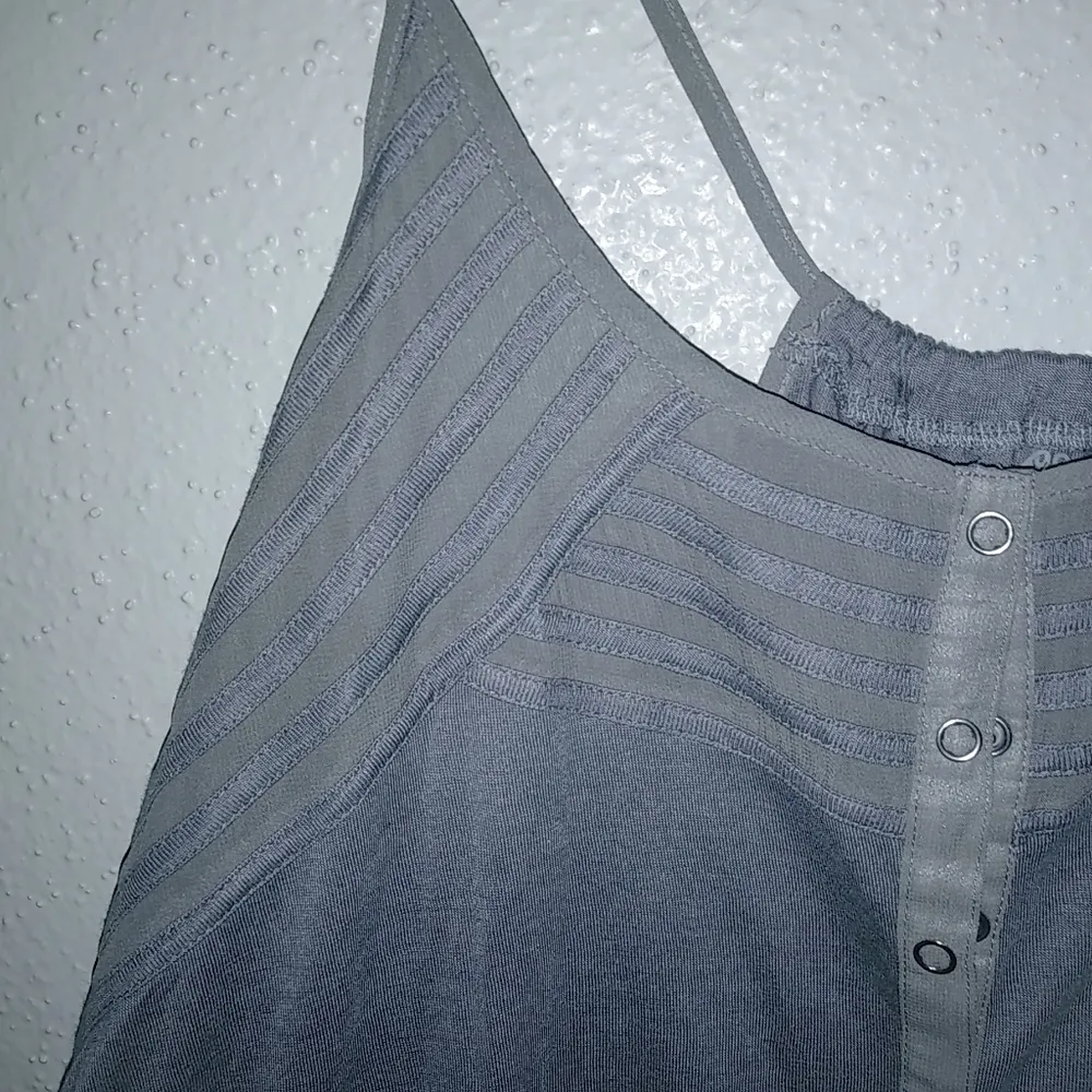 Jessica Simpson L Gray Snaps Tank Top - Image 5