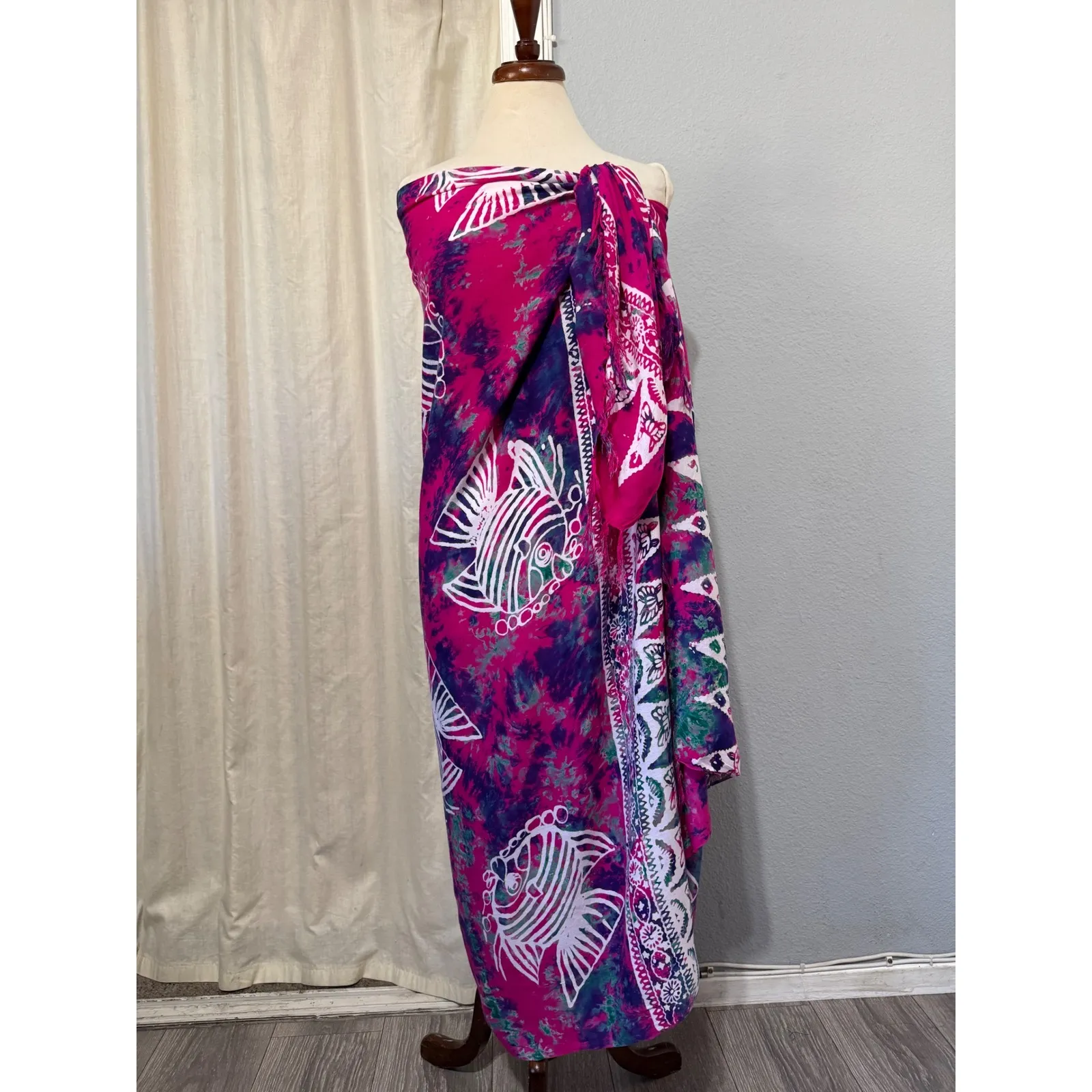 Pink Tie Dye Sarong Beach Wrap Cover Up Swimsuit Tropical Fish Print 65x47 in Size undefined - Image 3