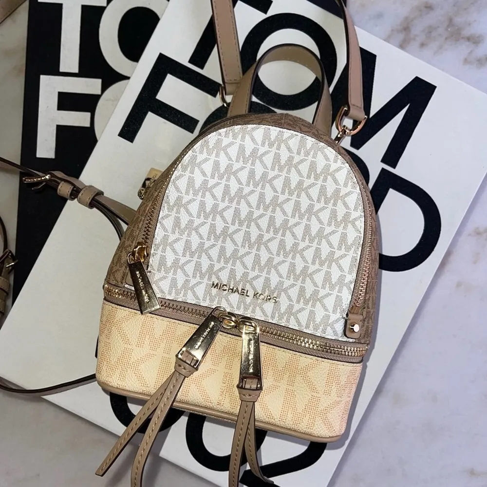 New Michael Michael Kors Signature Rhea Zip Extra Small Messenger Backpack Bag White - Image 3