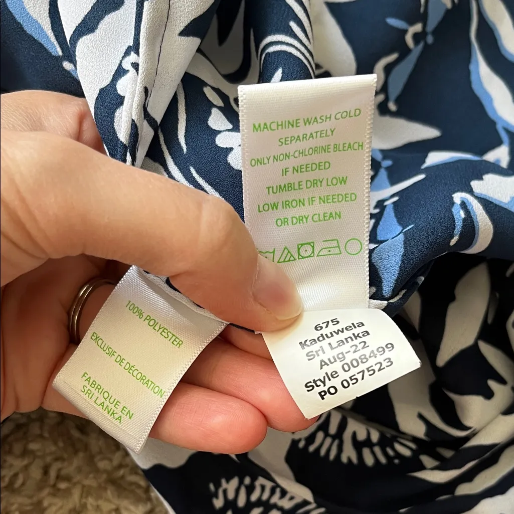 Lilly Pulitzer Navy and White Pintucking Tropical Flamingo Print Blouse - Sz S - Image 13