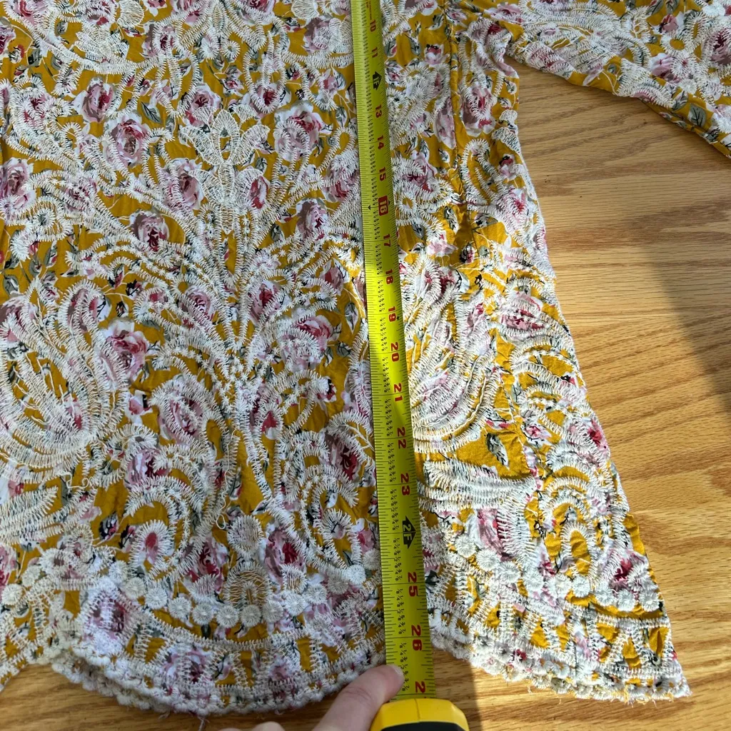 Solitaire Top Blouse Yellow Gold Floral Embroidered 3/4 Sleeve Pullover Small - Image 8