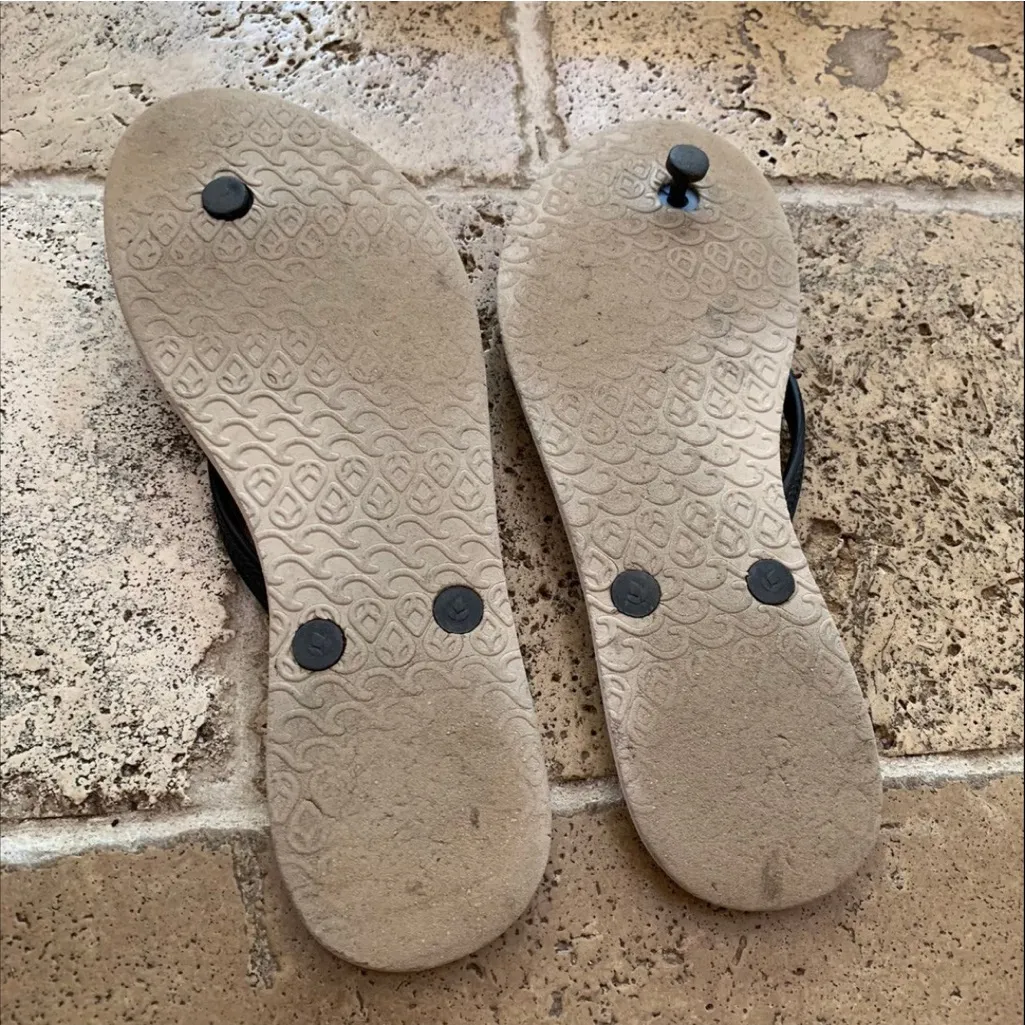 Reef Stripe Flip Flops 9 Women's Slim Narrow - Image 2