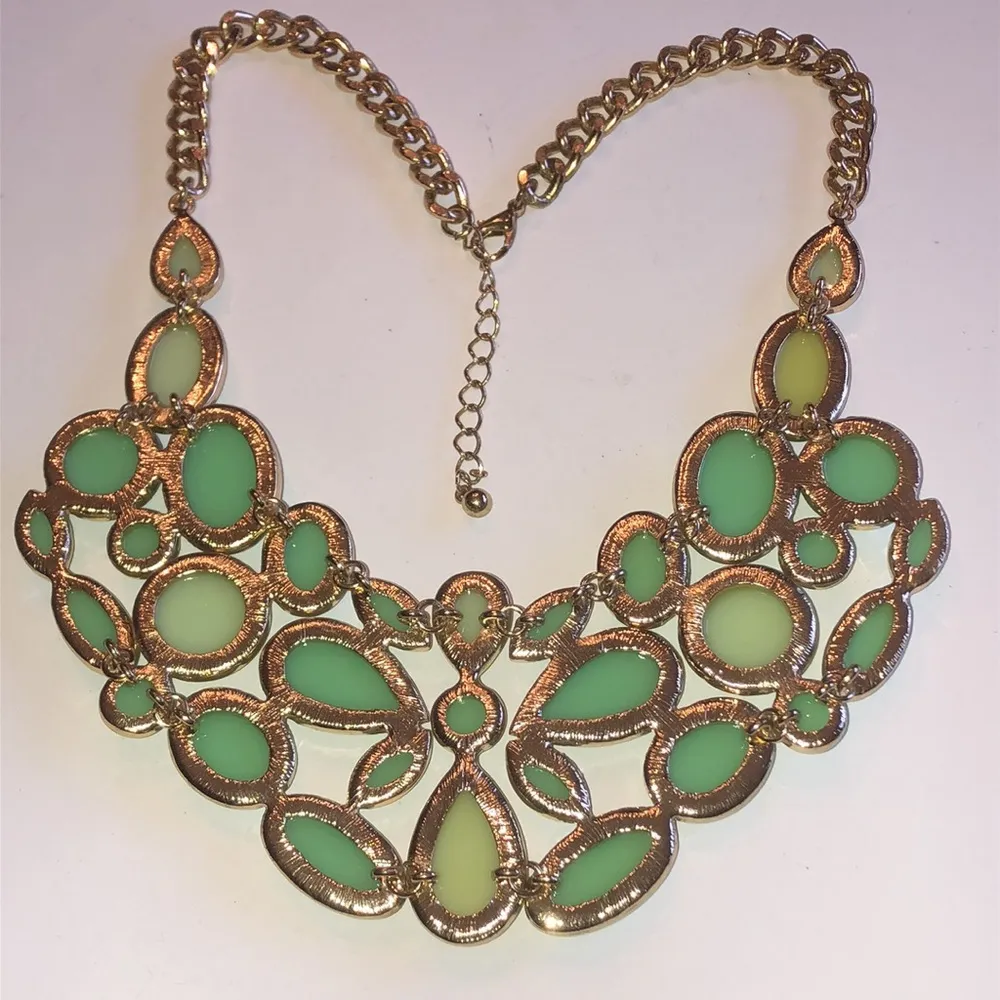 Gold Tone Mint Green Huge Boho Retro Statement Necklace - Image 5