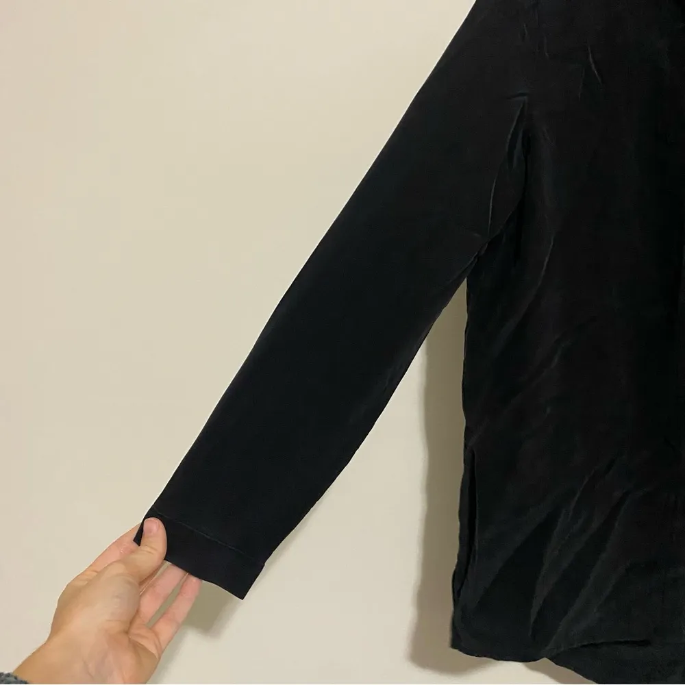 Amanda Uprichard Black 100% Silk Button Front Blouse size small - Image 2