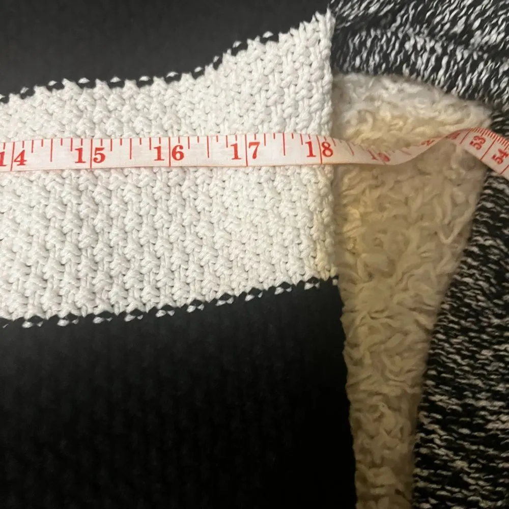 Express Crew Neck Heather Stripe Knit Crop Sweater Size M - Image 3