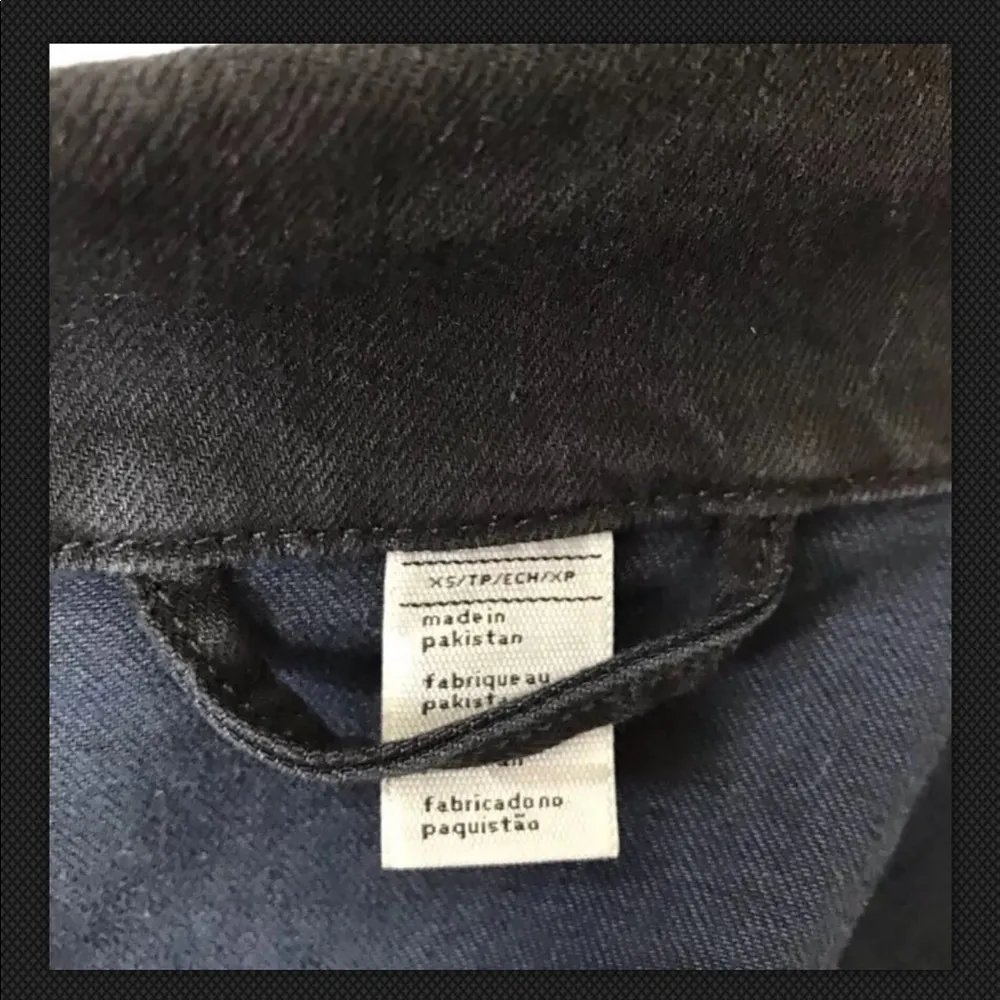 🌴Levi’s Womens Distressed Dark Denim Vest Size XS - Image 7