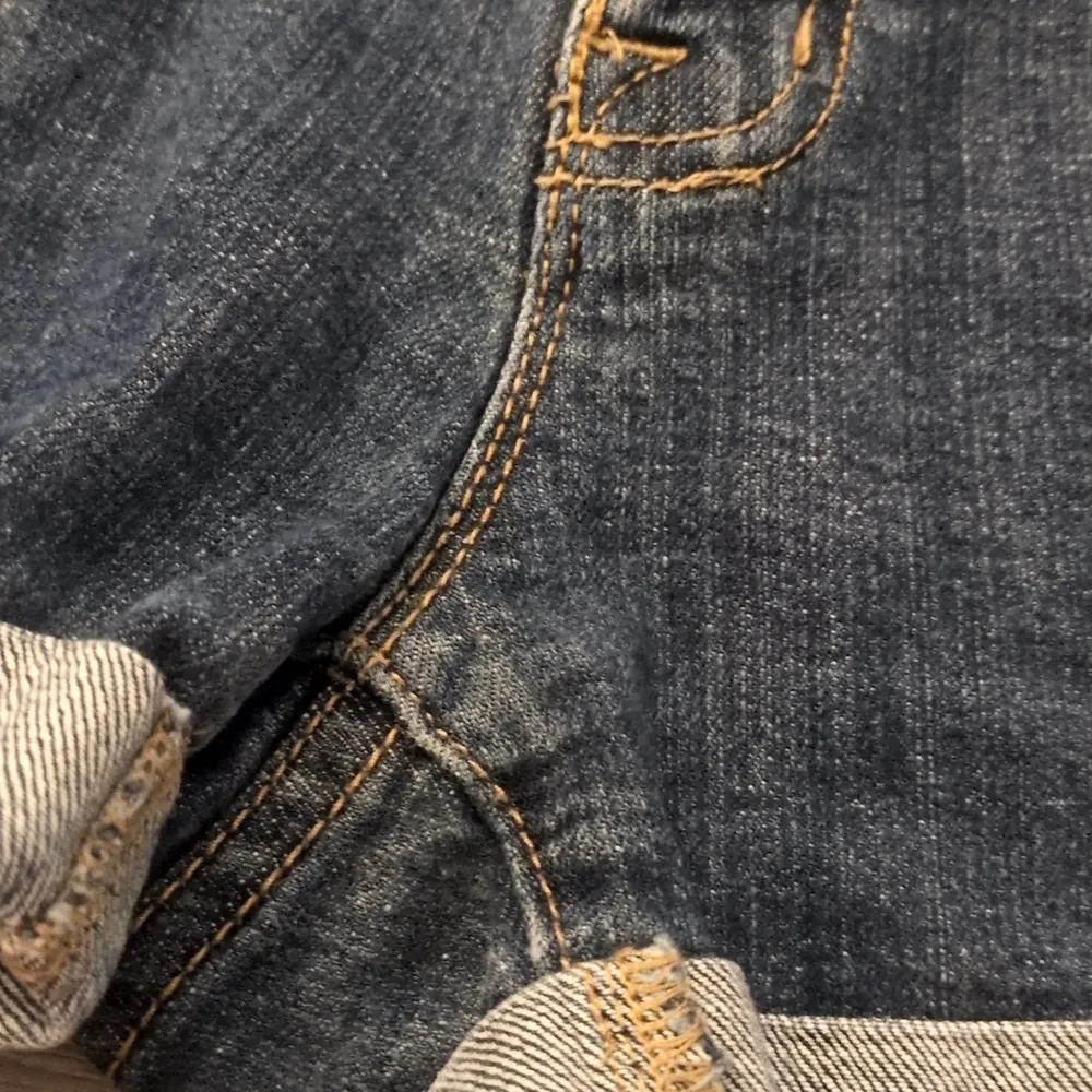 BDG shortie shorts size 27 - Image 5