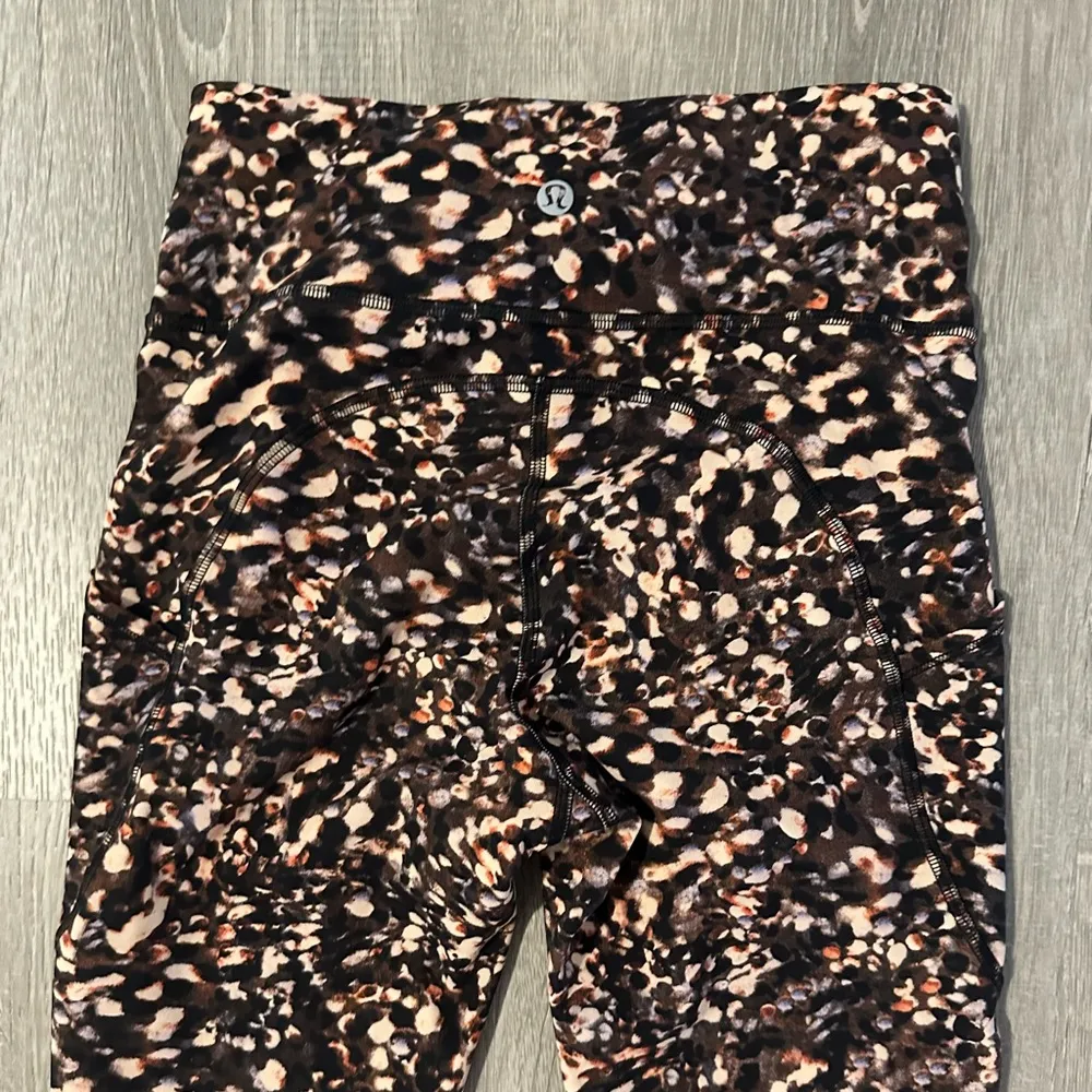 Lululemon Women’s Sz 4 Invigorate High Rise Workout Lounge Athletic Crop Legging - Image 6
