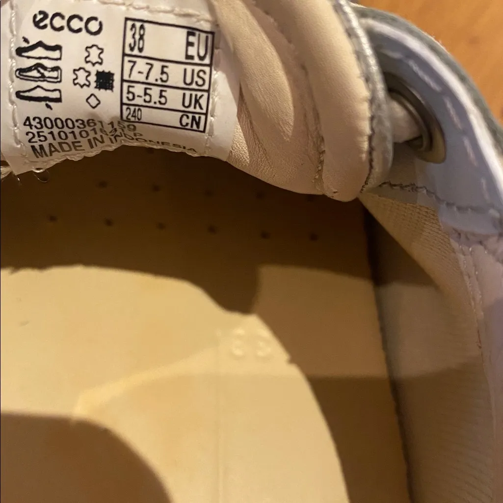 Ecco Soft 7 Sneaker Metallic Silver Size 7.5 - Image 9
