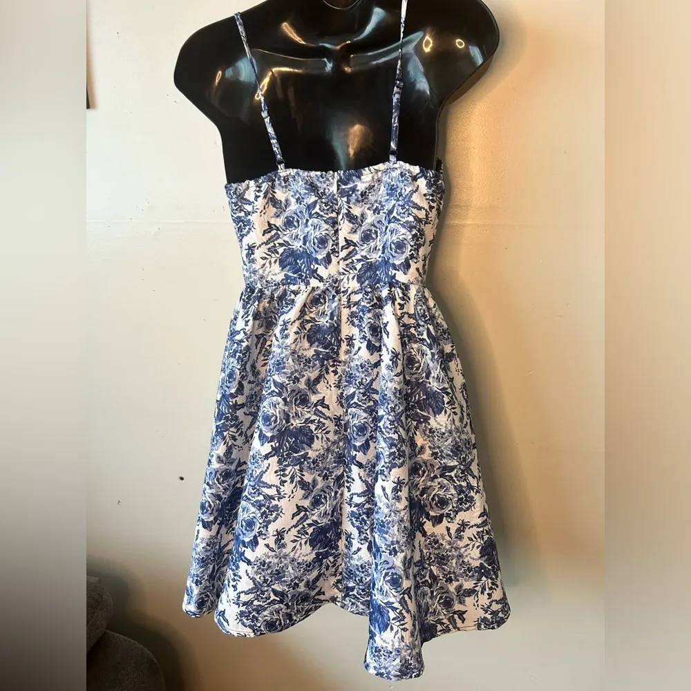 BUNDLE SALE: 15 % off 2 or more dresses/skirt sets - Image 4