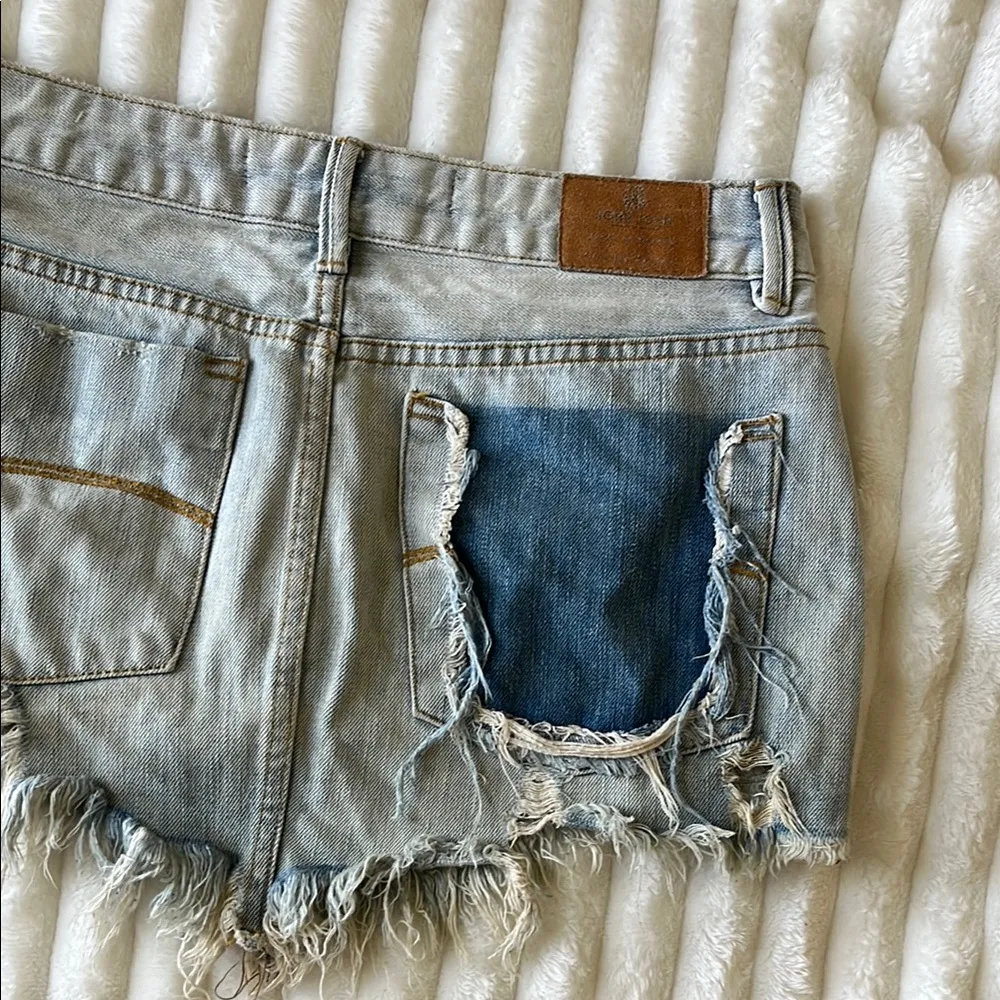 JOHN JOHN Light Blue Distressed Denim Shorts Size 6 - Image 7