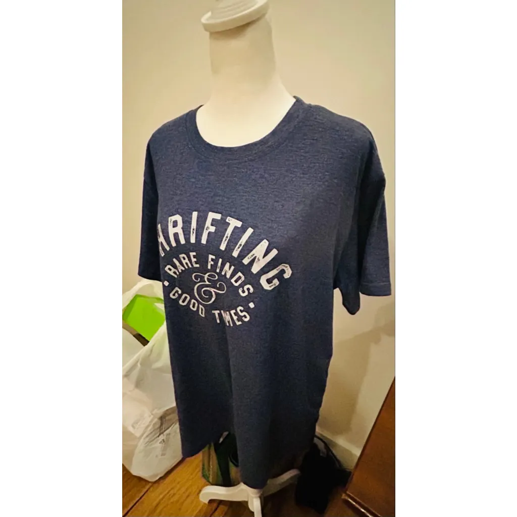 Blue & White Thrifting Graphic Short Sleeve Tee large - Image 4