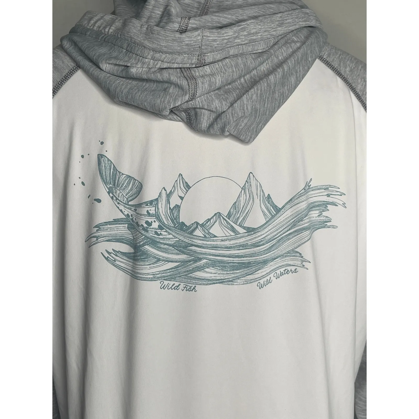 Patagonia Women’s Performance Hoodie Top White Gray Wild Fish Graphic Size M - Image 5