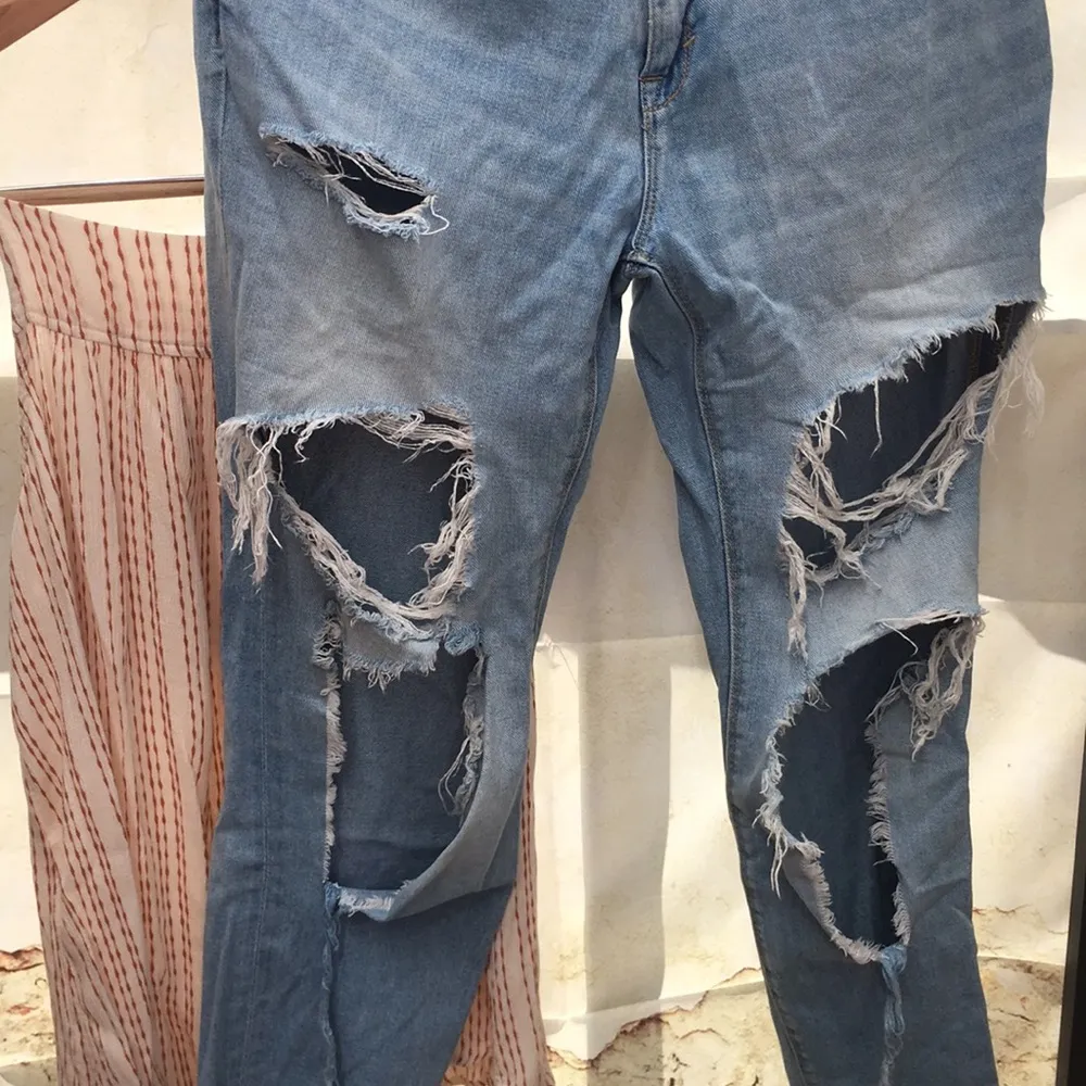 Refuge Women’s Destroyed Ripped Distressed Boyfriend Fit Denim 5-Pocket Jean - Image 4