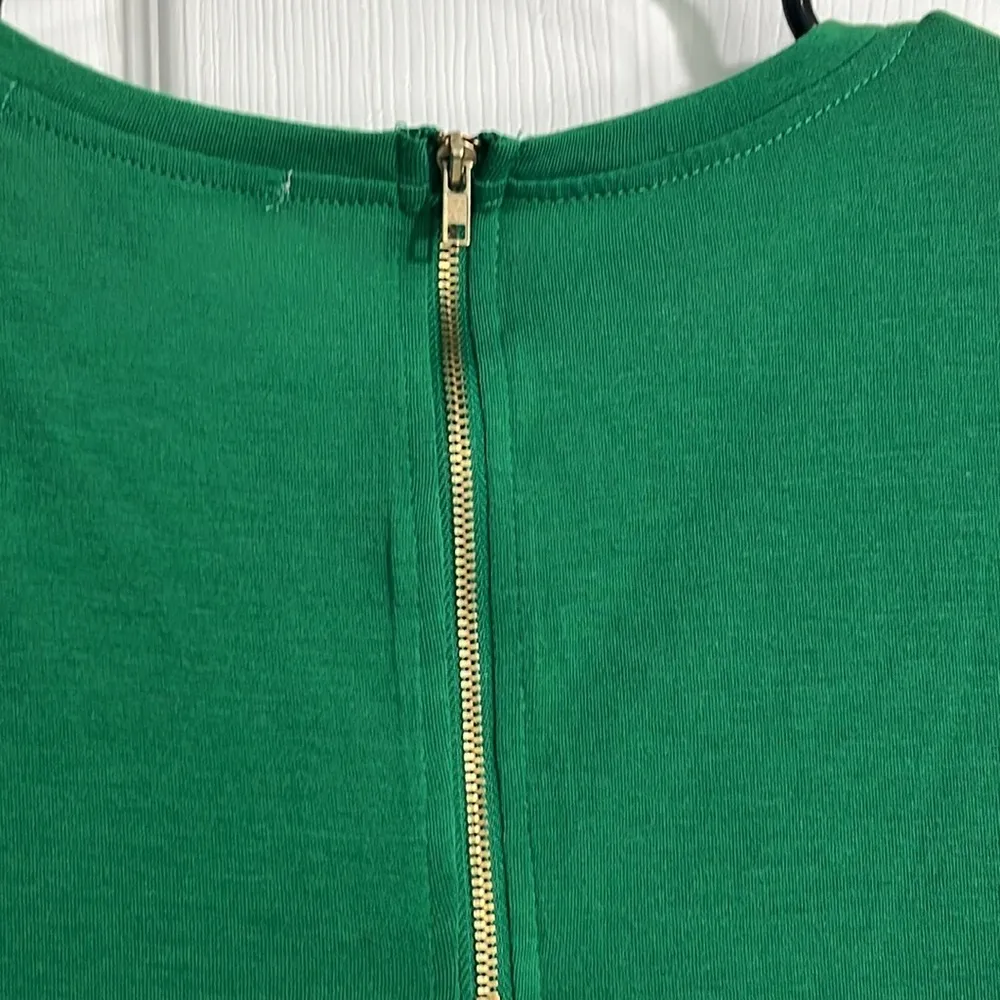 Valerie Stevens Womens Green lace front top. Size Medium. - Image 5