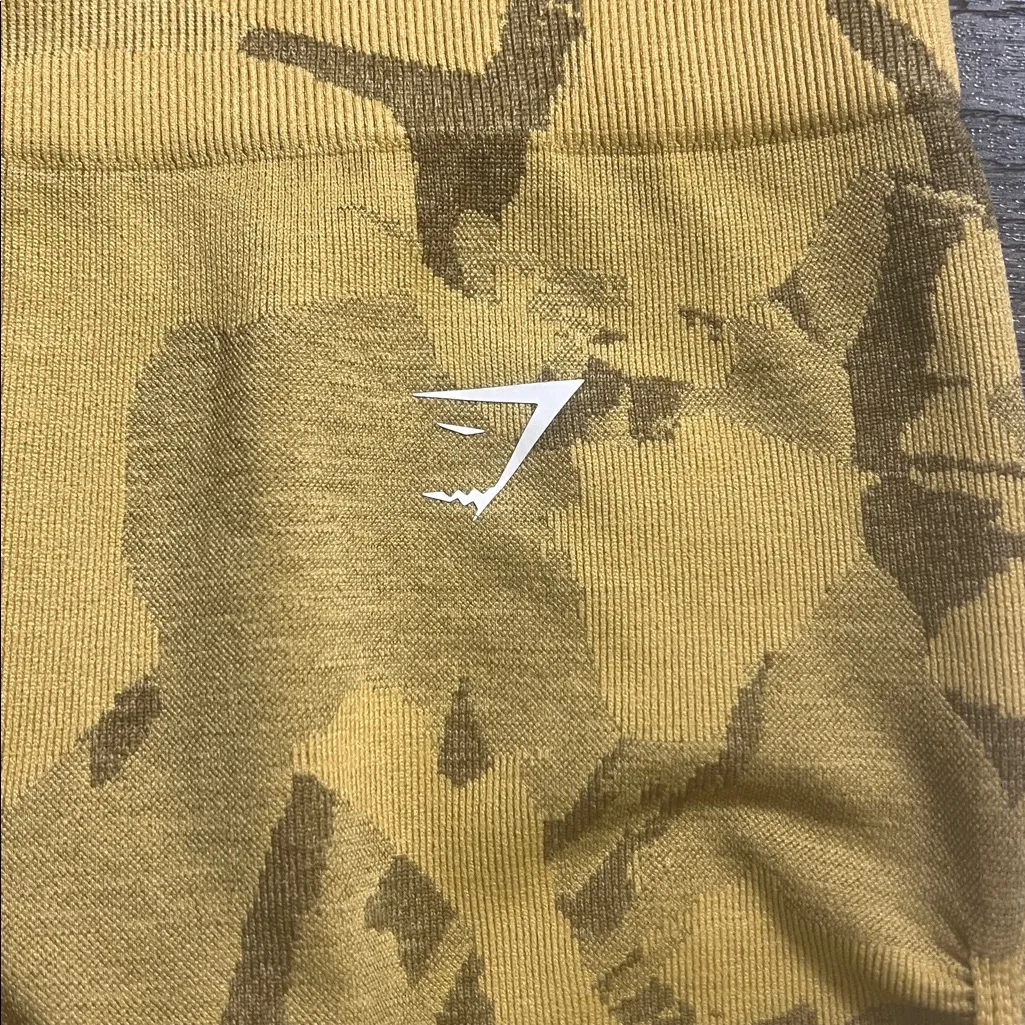 Gymshark Adapt Camo Seamless Light Yellow Athletic Short Size XS - Image 2