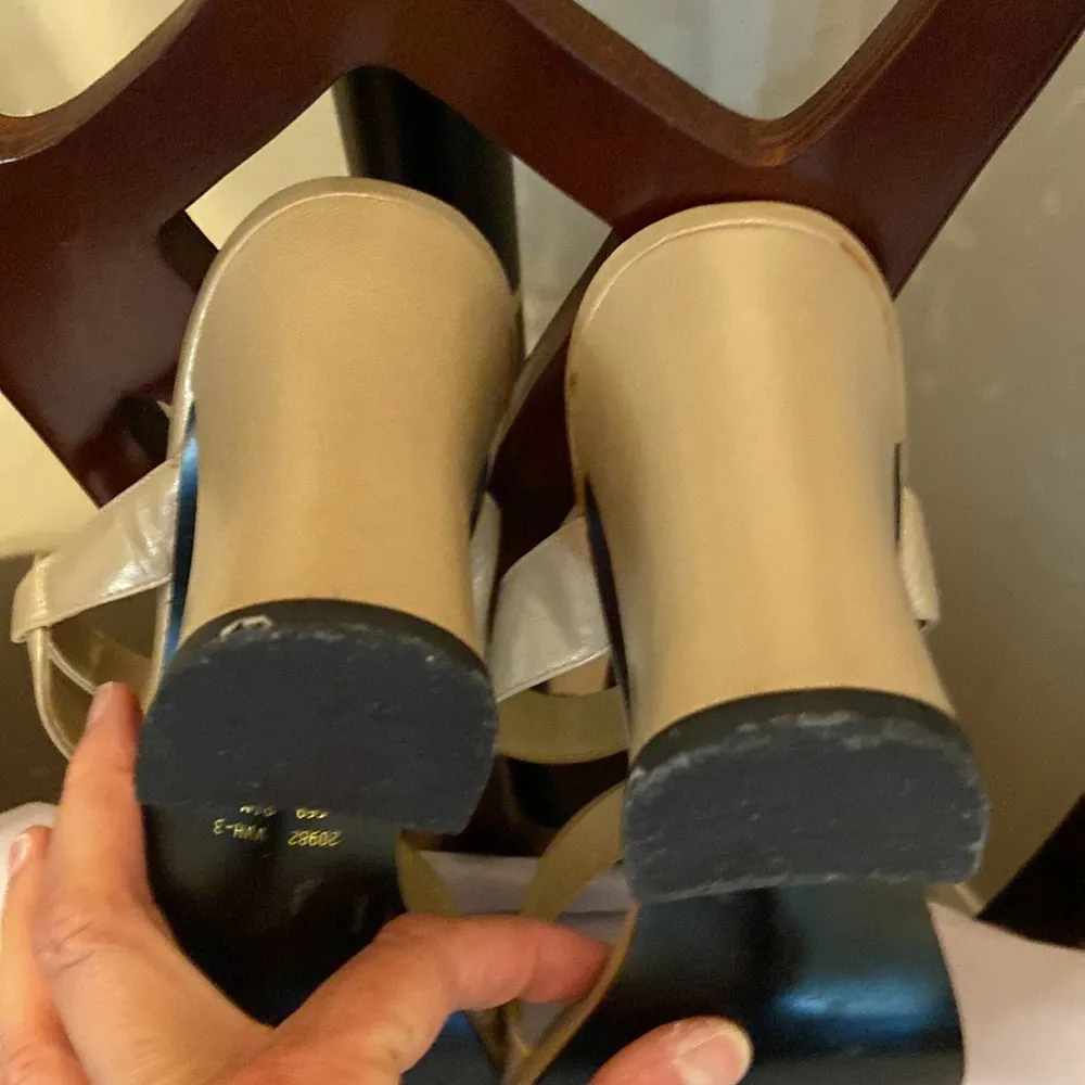 Apostrophe Moffet leather upper slide on heels. Size 9 1/2 - Image 8