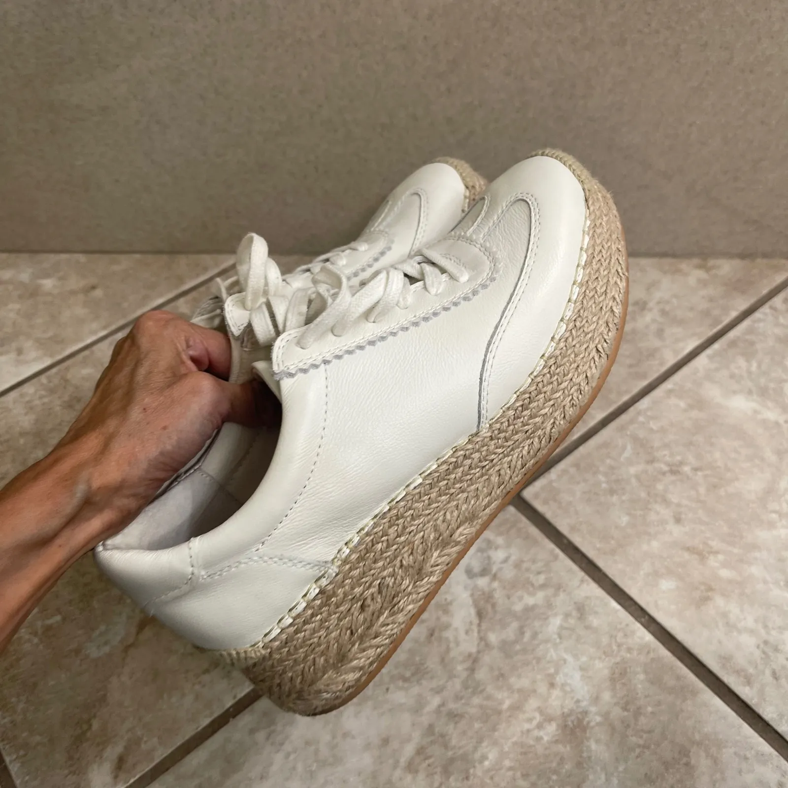 Dolce Vita Womens Notice Espadrille‎ Bead Size 7.5 EUC platform leather White - Image 4