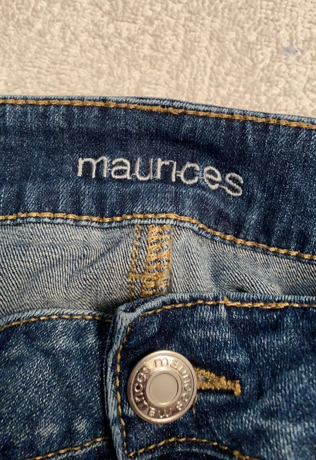 Maurices jeans distressed look size 4 - Image 4