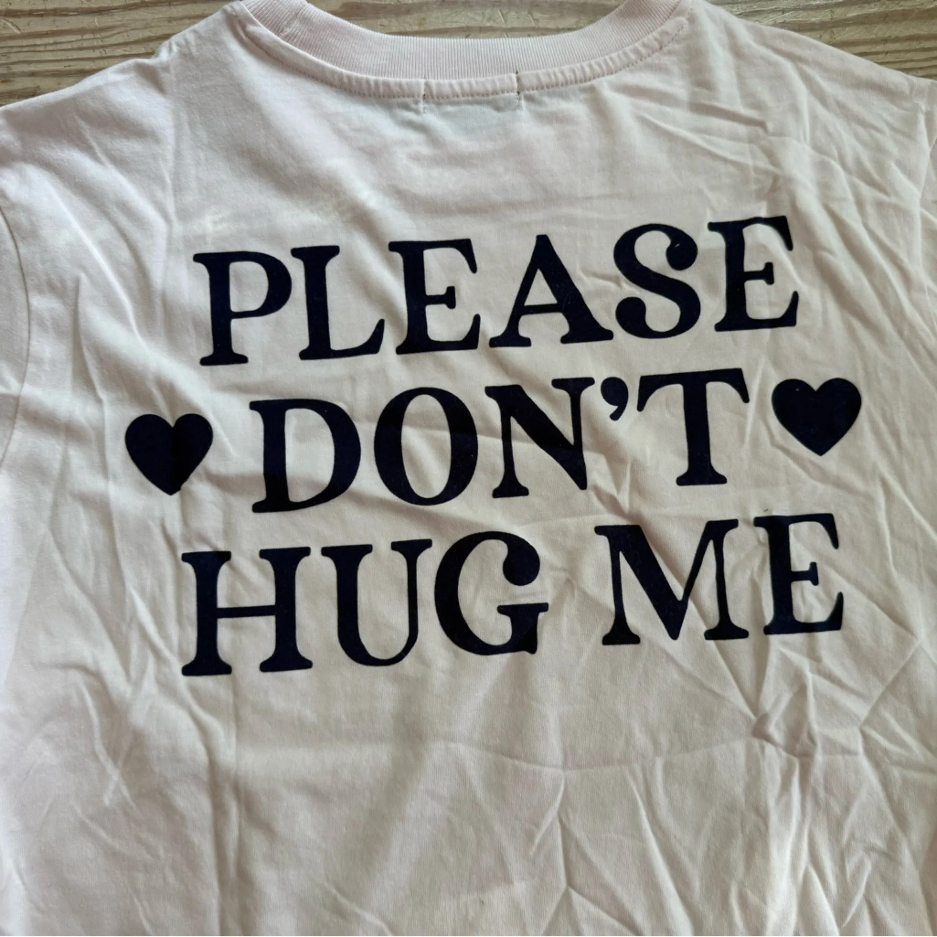 Wildfox “OFF LIMITS" on the front and "PLEASE DON'T HUG ME" on the back size m - Image 4