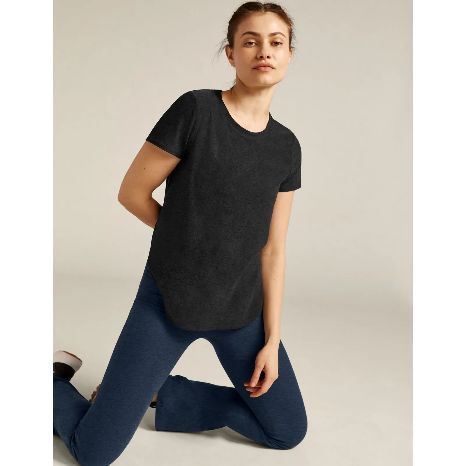 Beyond Yoga Featherweight On The Down Low Tee Black Short Sleeve Curved Hem S - Image 2