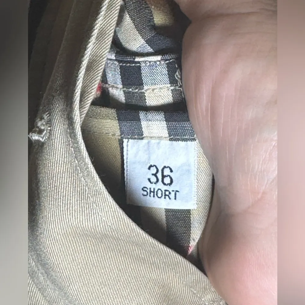 Burberrys 36 Short Trench Coat - Image 5