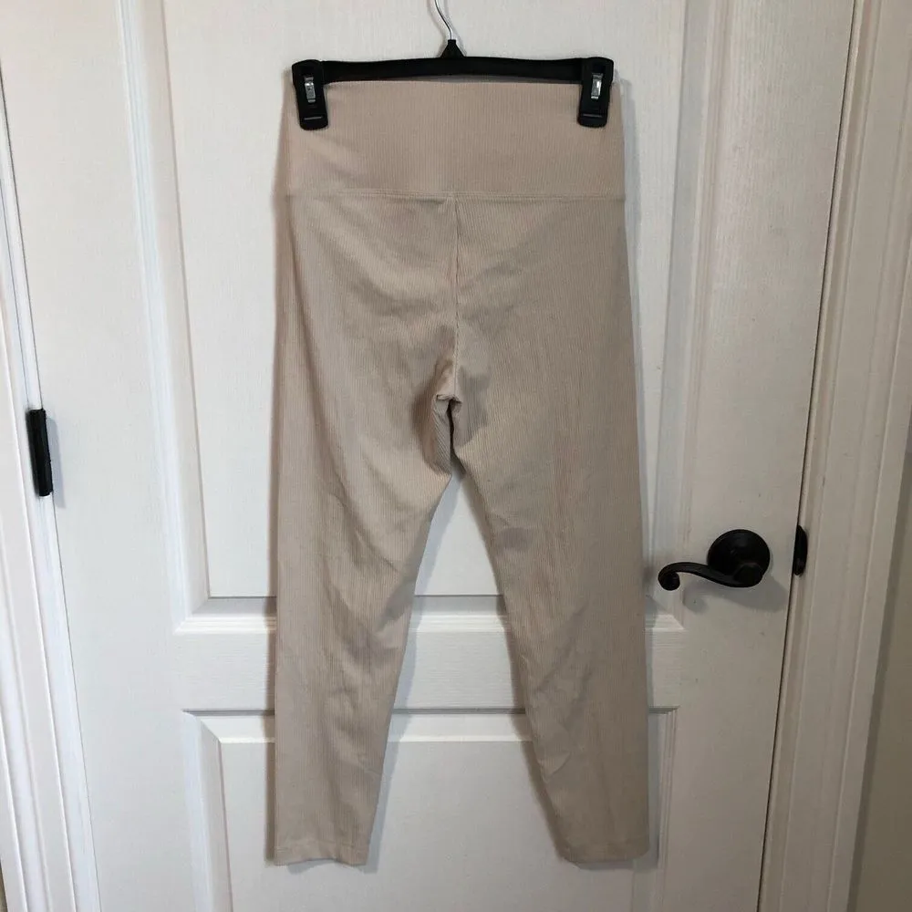 Old Navy Women's Beige Ribbed Stirrup Leggings Size Medium Casual‎ Yoga NWT - Image 7