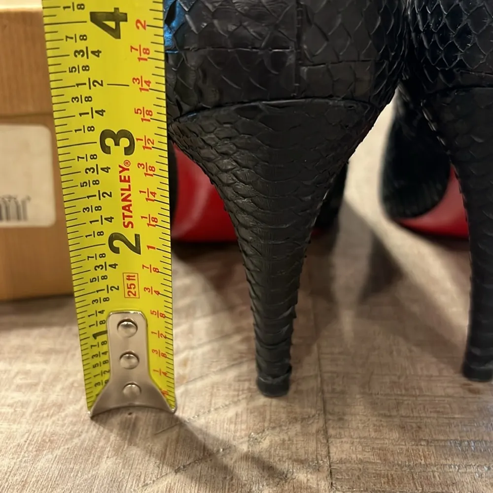 Christian Louboutin women’s Ron Ron Watersnake Opaco pump - Image 9